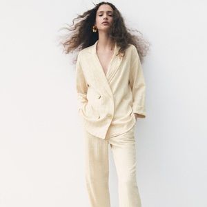 NWT Zara wrinkled look blazer